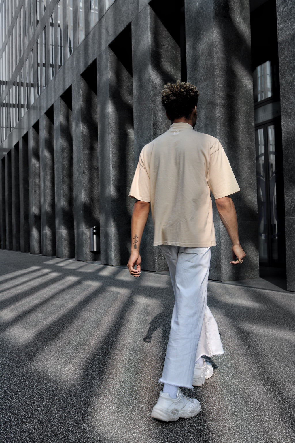 The Elegance Warrior T-Shirt – beige